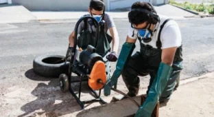 Desentupidora de esgoto